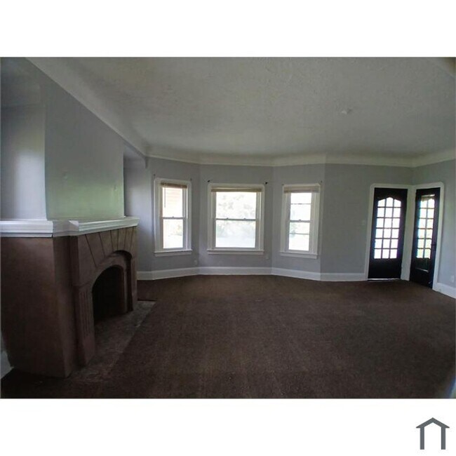 Building Photo - 3467 E 142nd St