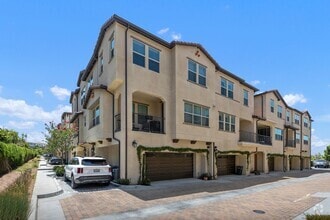 Building Photo - 508 English Bluffs