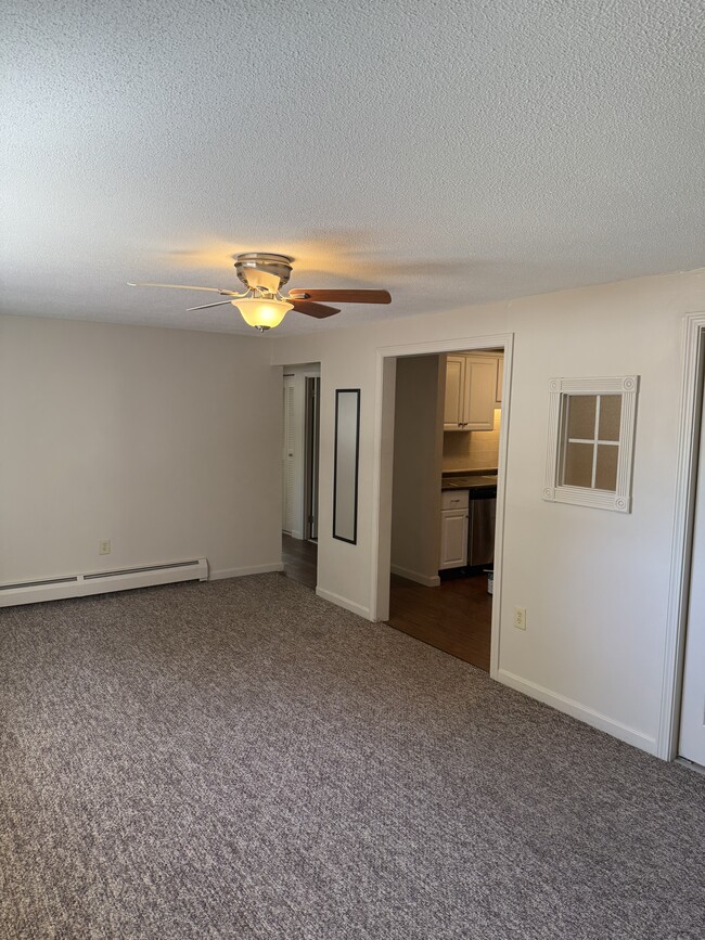 Foto del edificio - 131 English Village Rd