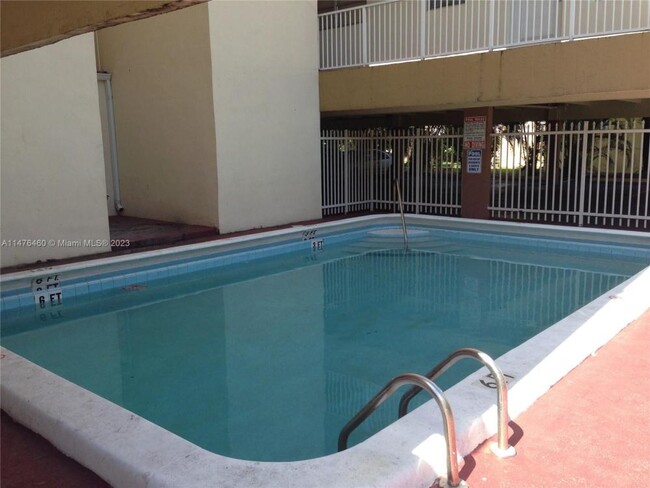 Foto del edificio - 2 bedroom in Hollywood FL 33020