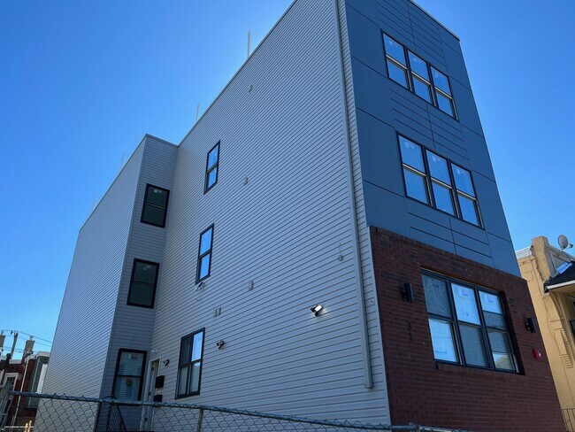 Building Photo - 31 N 63rd St