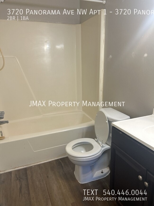 Foto del edificio - 3720 Panorama Ave NW