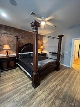 Building Photo - 2 W Park Row