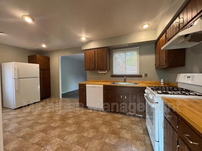 Building Photo - 11219 Morgan Ave