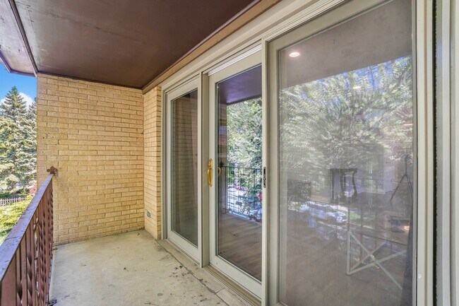 Foto del edificio - 3755 N Kostner Ave