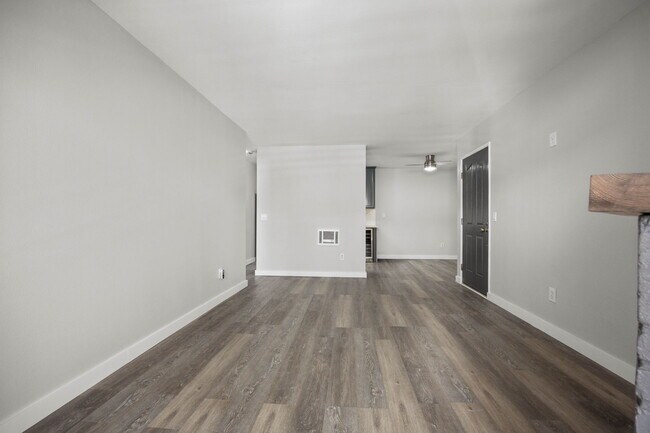 Foto del edificio - 1650 S El Camino Real