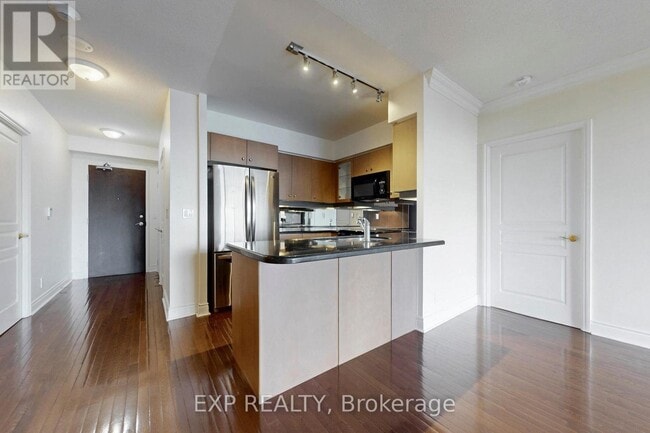 Building Photo - 10 Delisle Ave