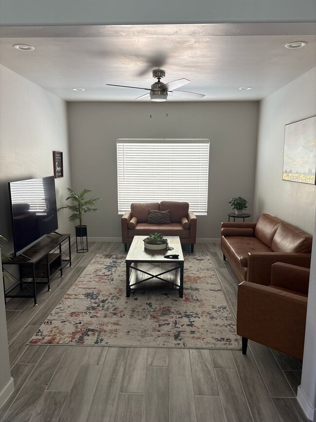 Building Photo - 3 bedroom 2.5 bath home in West El Paso!