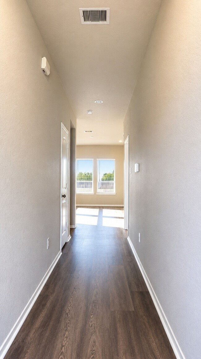 Building Photo - 21422 Chester Cliff Ln