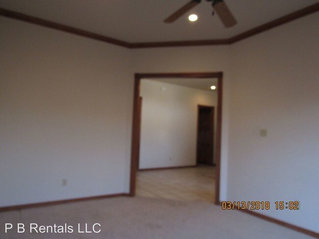 Building Photo - 4 br, 3 bath House - 19 SW Riverbend Drive