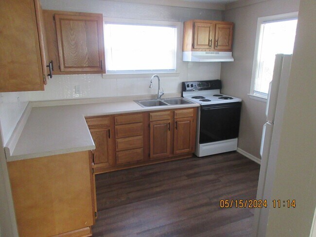 Foto del edificio - 2501 Oakridge Rd