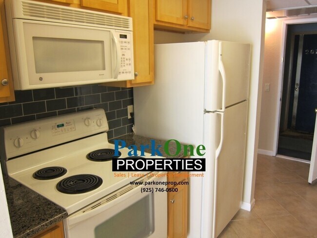 Foto del edificio - Spacious One Bedroom in Walnut Creek Keys!
