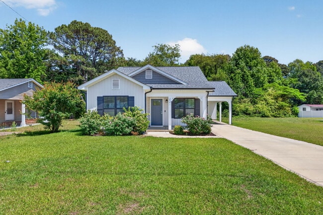 Building Photo - 221 E Moon Cir