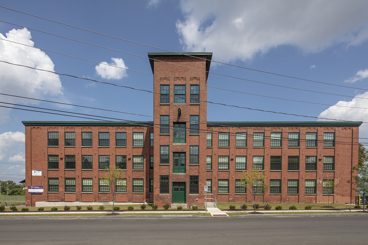 Primary Photo - 700 Emerson Ave