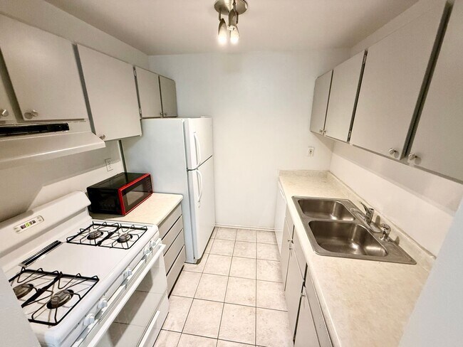 Foto del edificio - 495 E Creekside Cir