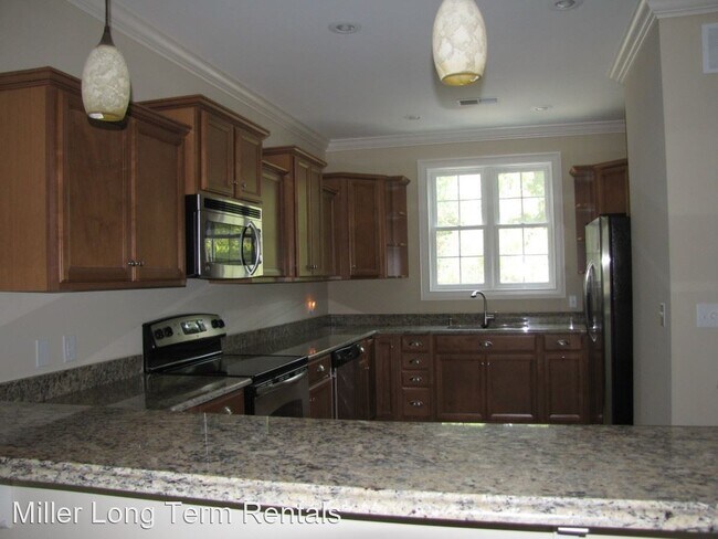 Building Photo - 3 br, 3 bath House - 56 Quartermaster Lane