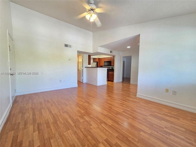 Building Photo - 15650 SW 105th Ln