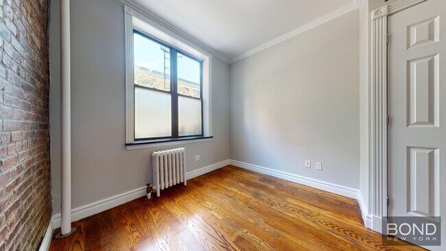 Foto del edificio - 382 E 10th St