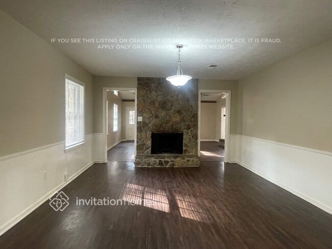 Building Photo - 1234 Woodland Ct SE