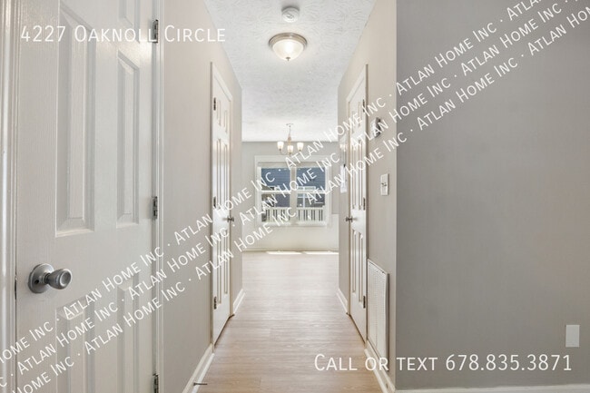 Foto del edificio - 4227 Oaknoll Cir
