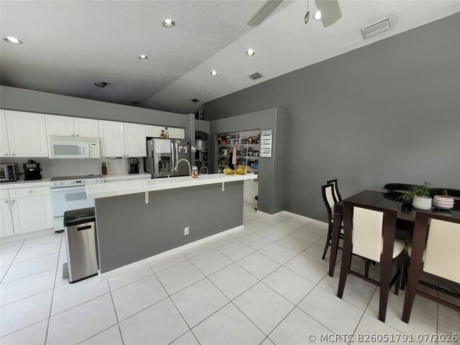 Foto del edificio - 6416 Barton Creek Cir