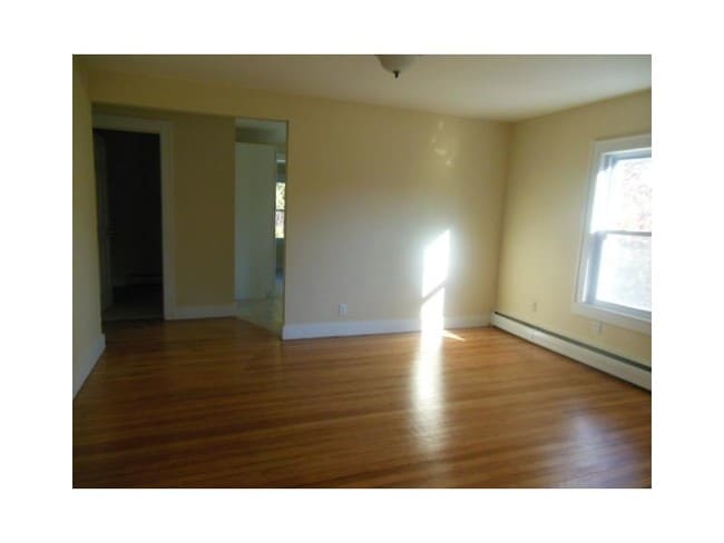 Building Photo - 23 Fairview Ave