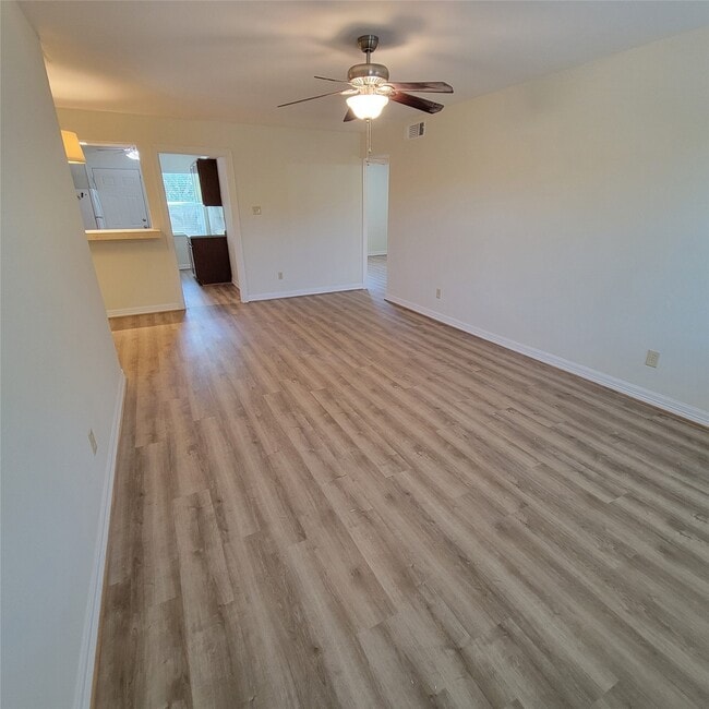 Foto del edificio - 11649 Chimney Rock Rd