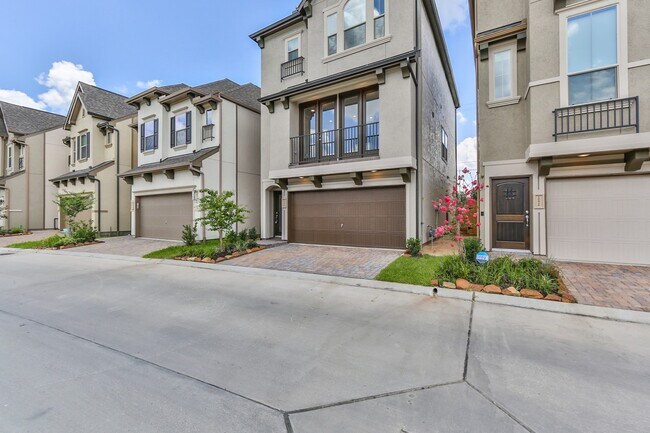Foto del edificio - 10828 Brittmoore Oaks Pl
