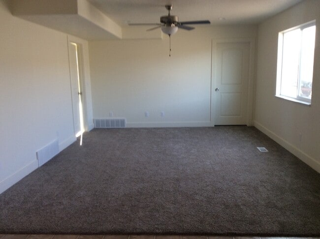 Building Photo - 541 N Douglass Dr