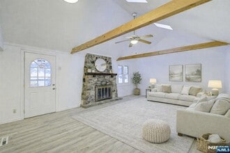 240 Acabonack Rd