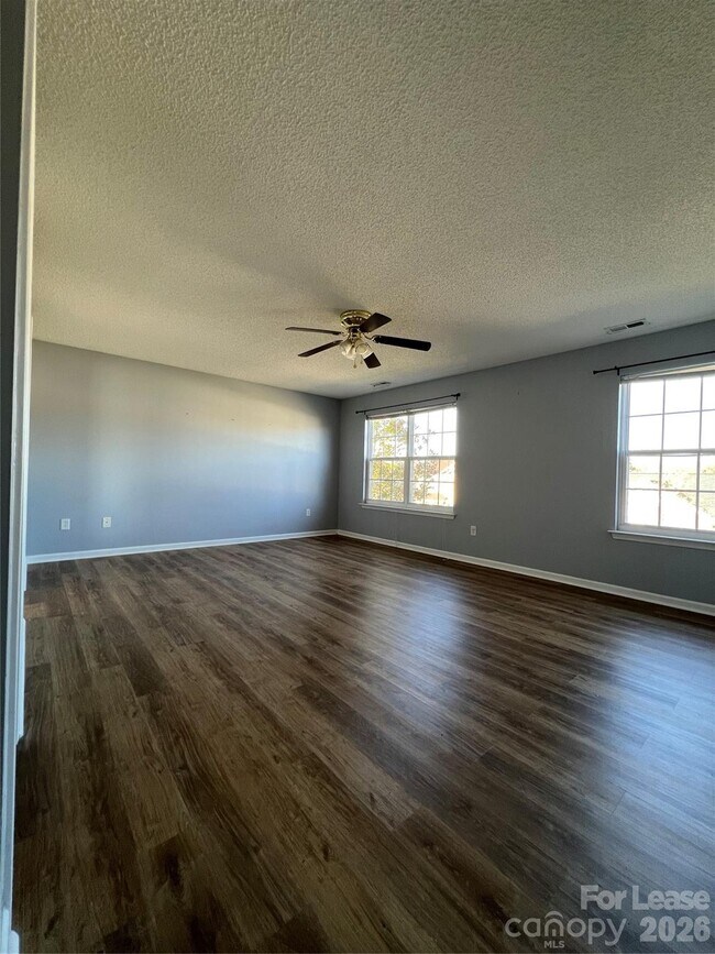 Foto del edificio - 4006 Shadow Pines Cir