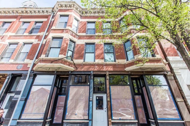 Building Photo - 1008 W 18th St