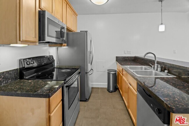 Foto del edificio - 10982 Roebling Ave