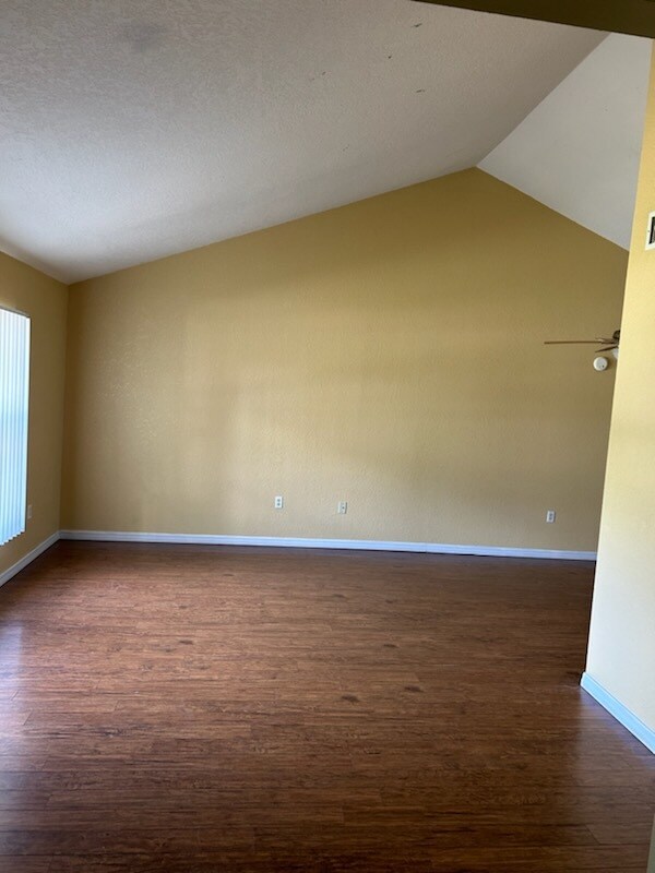 Building Photo - LOVELY 3BED, 2 BATH HOME