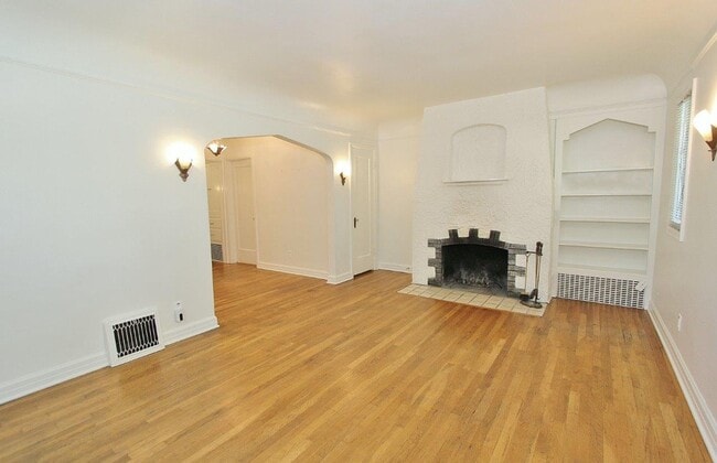 Building Photo - 1216 N 8th St