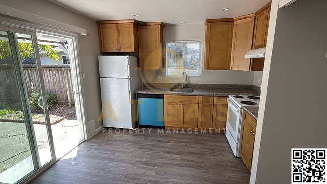 Building Photo - 1542 Camden Ct
