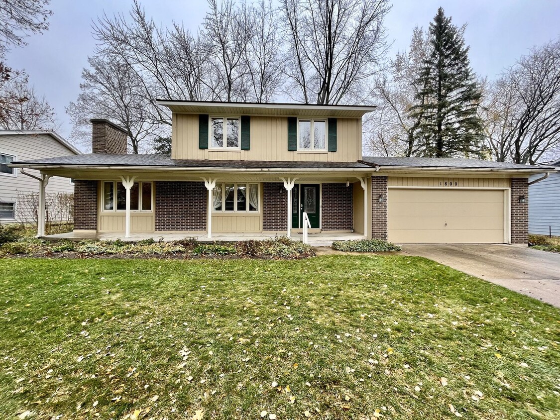 Foto principal - Three Bedroom Home in Southeast Grand Rapids