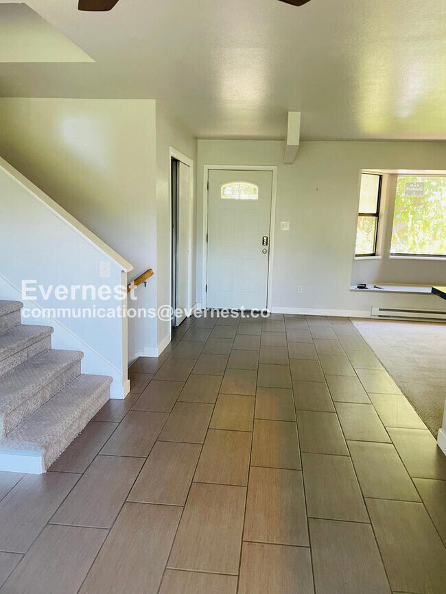 Foto del edificio - 1701 Ridgewood Rd