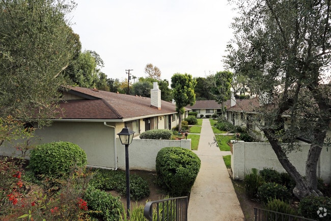 Hillcrest Glen Garden Apartments - Hillcrest Glen Apartments