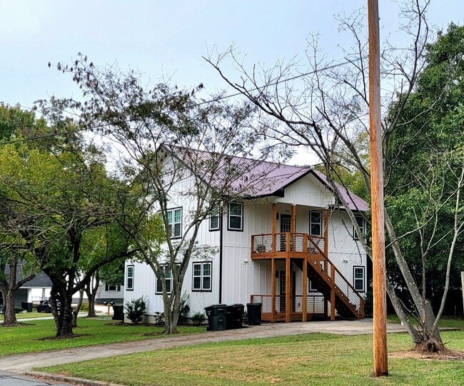 Building Photo - 624 Grace Ave