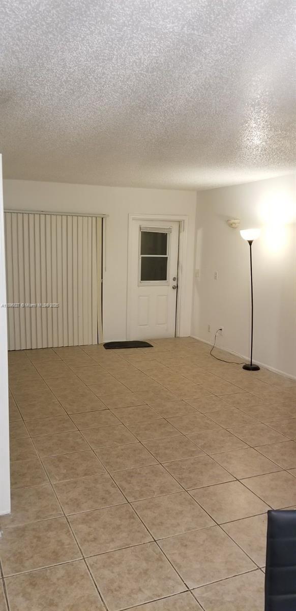 Foto del edificio - 11614 Royal Palm Blvd