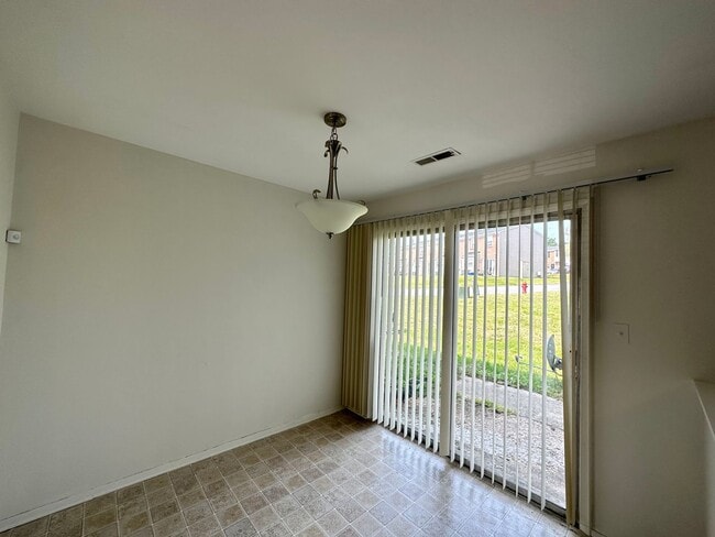Building Photo - Charming 2Bed/1.5Bath in Millford Mill