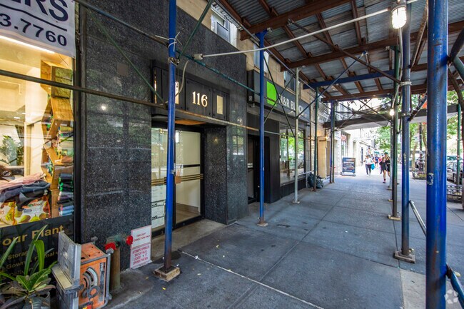 116 W 72nd St New York, NY 10023 - Lincoln Square