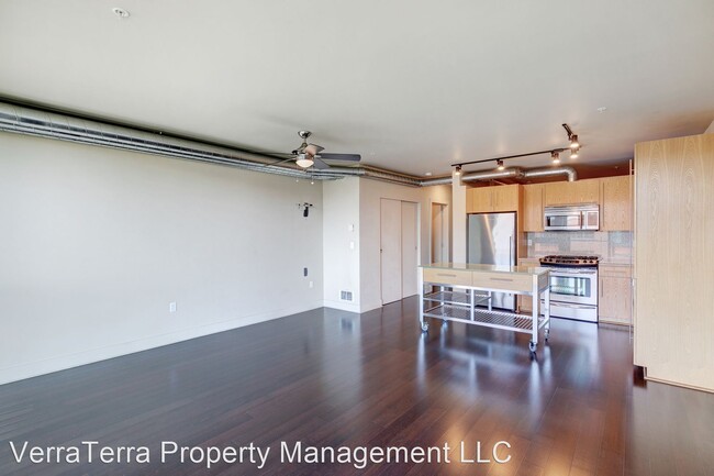 Building Photo - 1 br, 1 bath House - 530 Broadway E #604