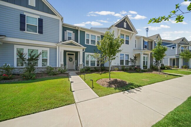 Building Photo - 10037 Mamillion Dr