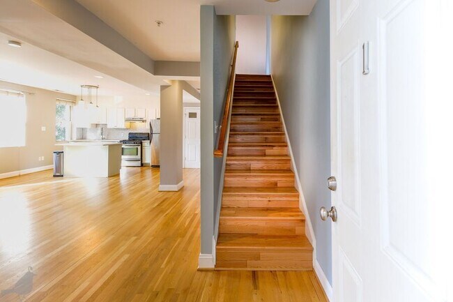 Foto del edificio - 423 18th St NE