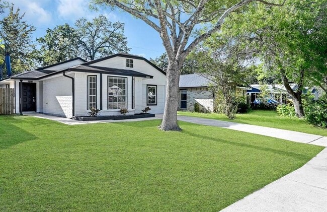 Building Photo - 5226 Lynngate Dr