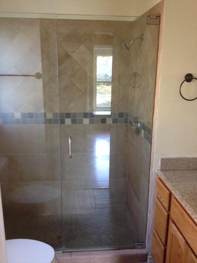 Building Photo - ***FGCU STUDENTS WELCOME***RELAXED NEIGHBO...