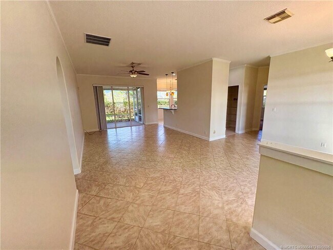 Foto del edificio - 947 NW 13th St