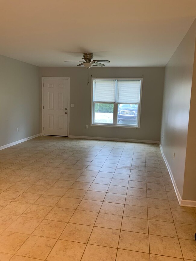 Building Photo - 2 Bedroom Duplex in Holly Ridge